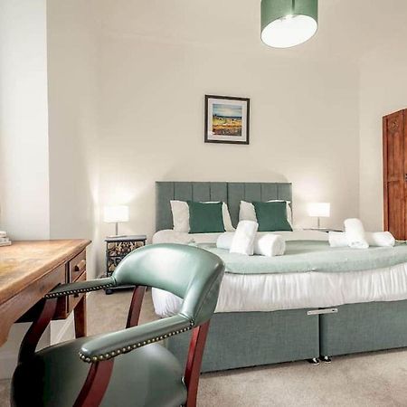 The Cross Keys Apartment - 85D Market Street 세인트앤드루스 외부 사진